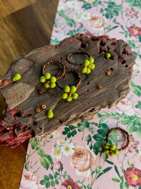 Beaded Flower Rings | Handmade Daisy Rings | ...