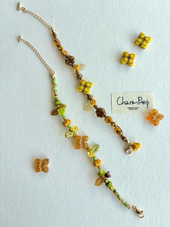 Handmade Floral Glass Bead Bracelet | Botanic...