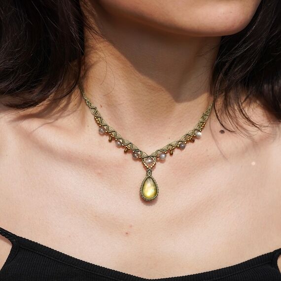 Handcrafted Labradorite Macrame Necklace - Bo...