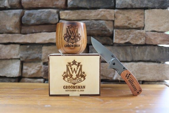 Personalized Groomsmen Gift Set | Engraved Wo...