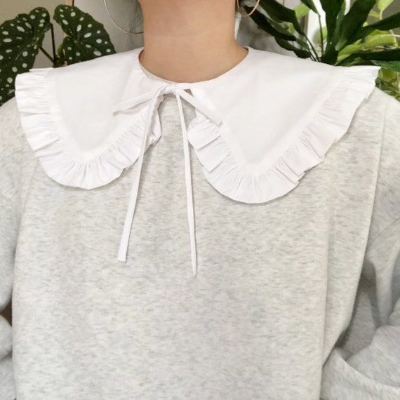 Extra Wide White Cotton Frill Collar: Detacha...