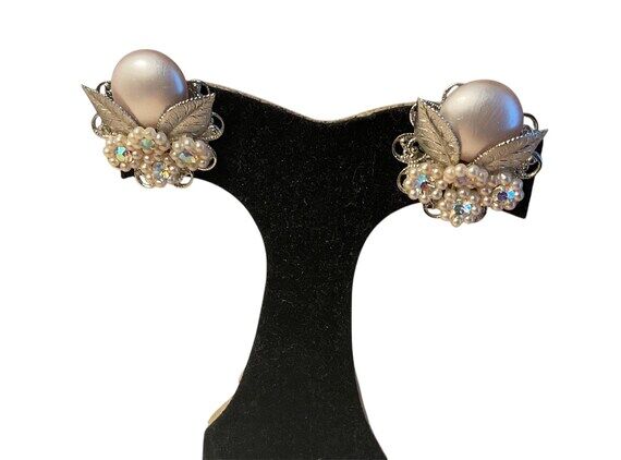 Vintage Earrings Clips white silver tone Batt...