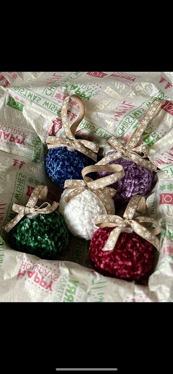 Holiday Ornament, Christmas Ornament, Gift Bo...