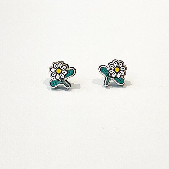 Daisy Flower stud earrings – Cute floral je...