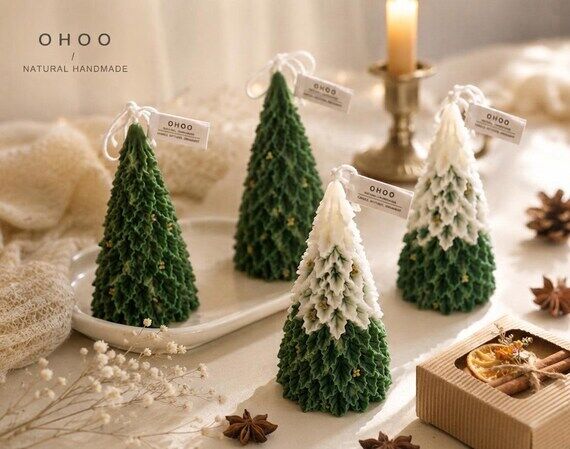Hand Poured Soy Wax Christmas Tree Candle: Ho...