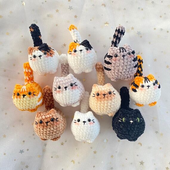 Crochet Cute Cat Keychain, Handmade Mini Croc...