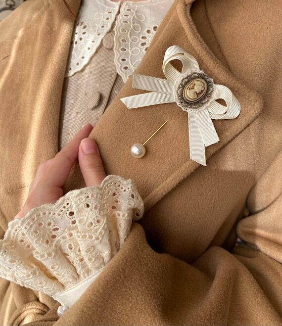 Handmade Collar Pin Pearl Cameo Madam For Wom...