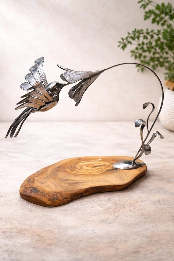 Handmade Hummingbird Metal Sculpture – Upcy...