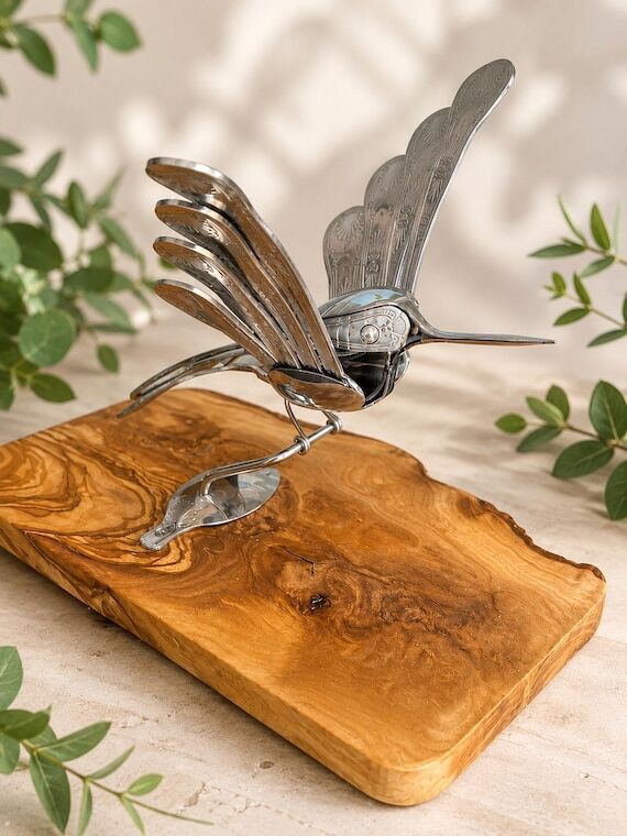 Handcrafted Hummingbird on Olive Wood – Tab...