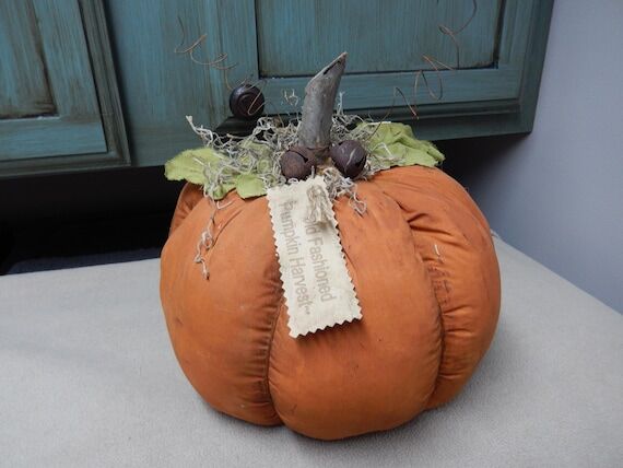 Primitive Fall Pumpkin: 11"x11", Ha...