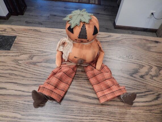 Primitive Sitting Pumpkin Doll: Fall Decor, H...