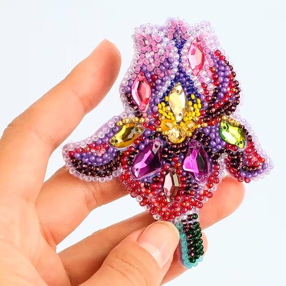 DIY Beaded Iris Brooch Kit: Needlework Jewelr...