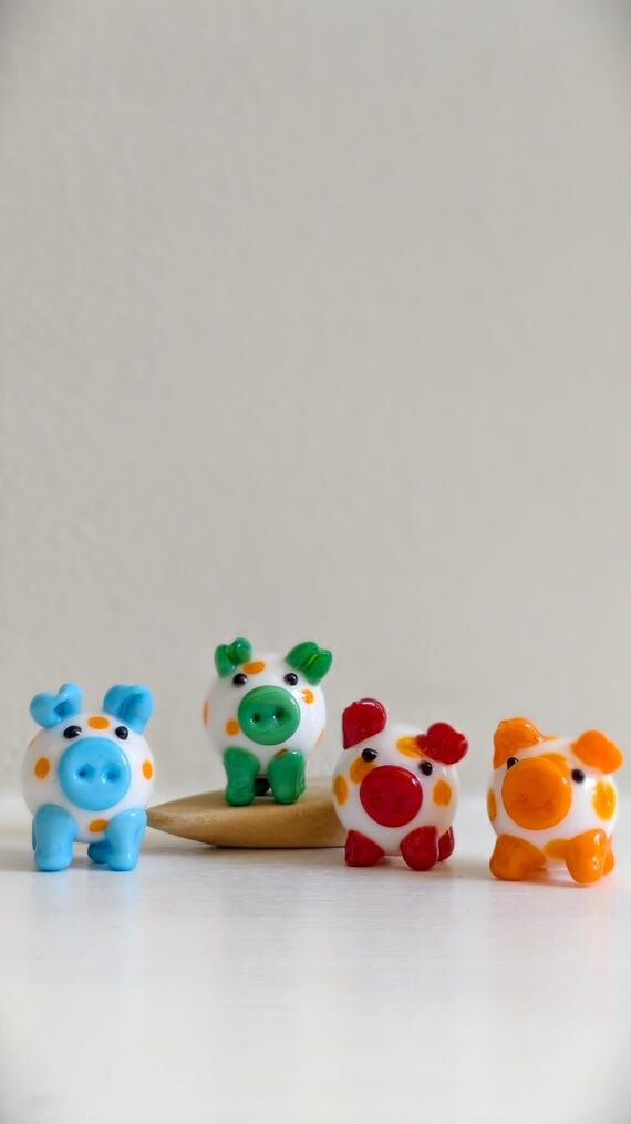 Handmade Blown Glass Pig Figurine: Miniature ...