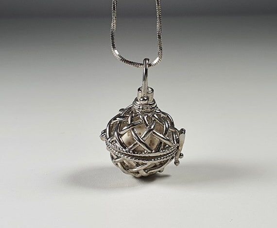 Silver Plated Aroma Necklace: Essential Oil D...
