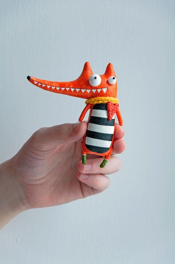 Handmade Little Fox Brooch with Heart: Stuffe...