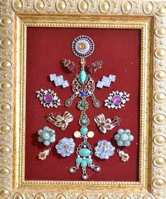 Vintage Jewelry Assemblage Christmas Tree Wal...