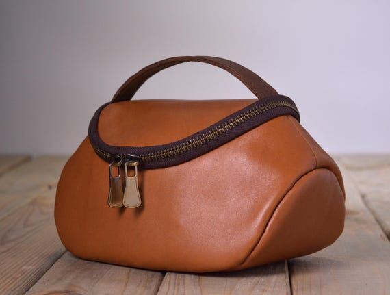 Leather Travel Makeup Bag – Stylish Cosmeti...