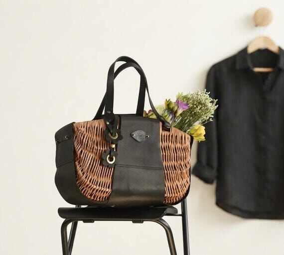 Wicker Picnic Basket Bag: Handmade Willow & B...