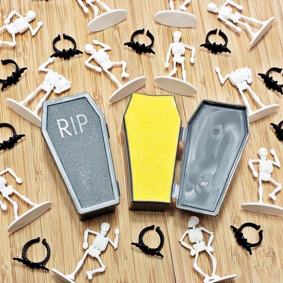 Coffin Bath Bomb: Triple Toys! Skeleton Toy &...