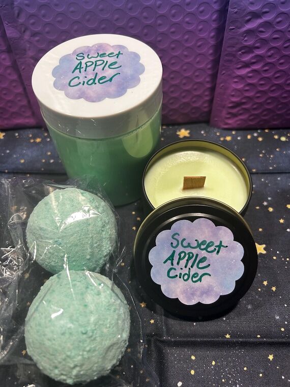 CUSTOM GIFT SET – Handmade Soy Candle, Bath...