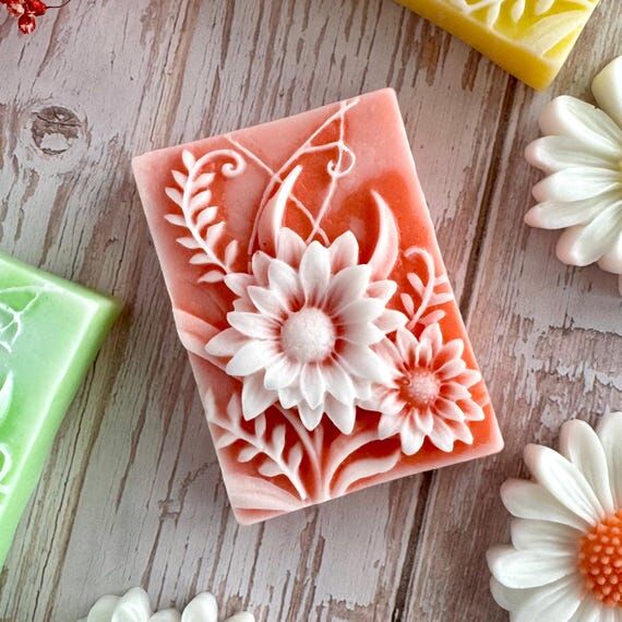 Handmade Daisy Soap Bar: Floral Carved Artisa...