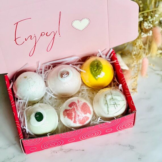 Aromatherapy Bath Bomb Gift Box | Handmade Na...
