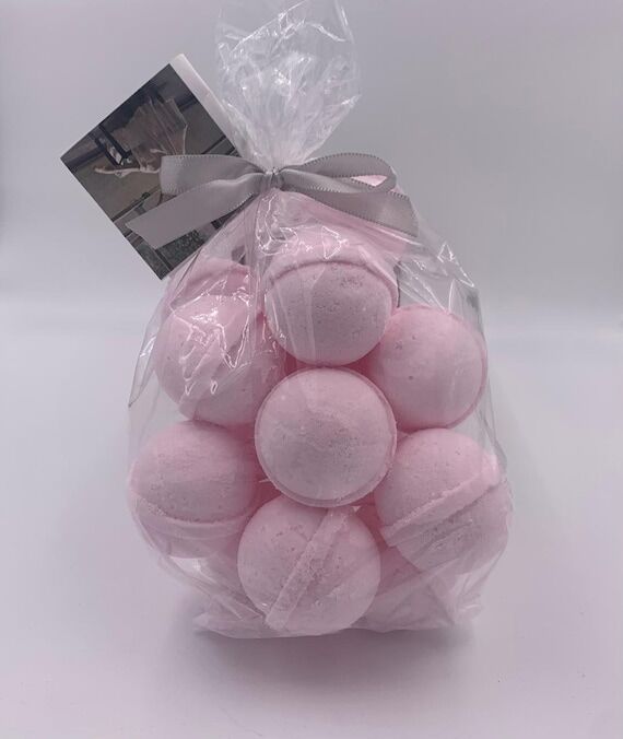 14 Handmade Bath Bombs: Moisturizing Kids Spa...
