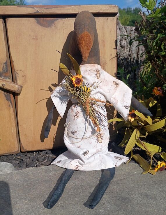Primitive Crow, Honeybee, honey, farmhouse, d...