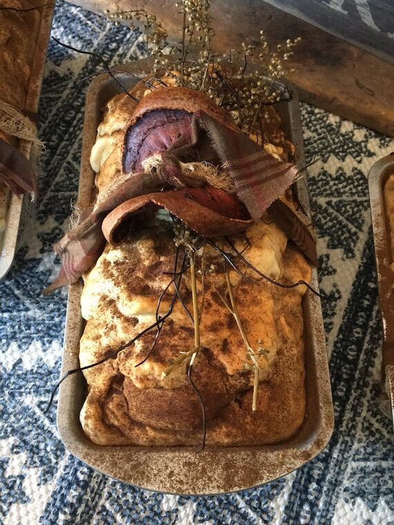 Primitive Faux FakeBreads with Spray & Pies, ...