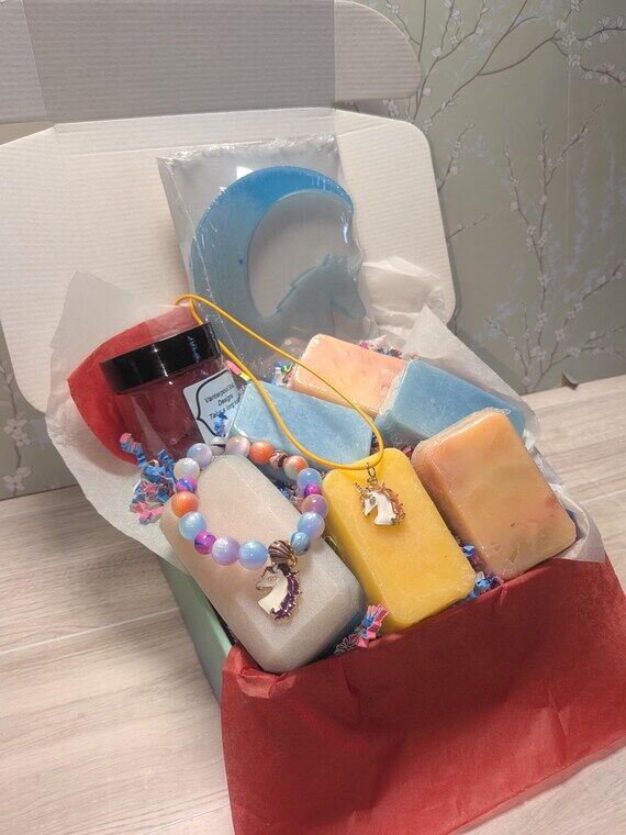 Handmade Unicorn Soap Gift Box – Pastel Bra...