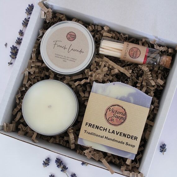 Handmade Soap & Soy Candle Gift Set / Birthda...