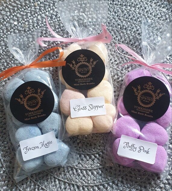 handmade bath bomb hearts (No Social Media) 4 or 8 in a bag, ...
