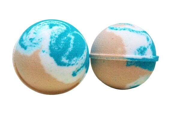 Sea Salt and Driftwood Bath Bomb | Bath Bom...