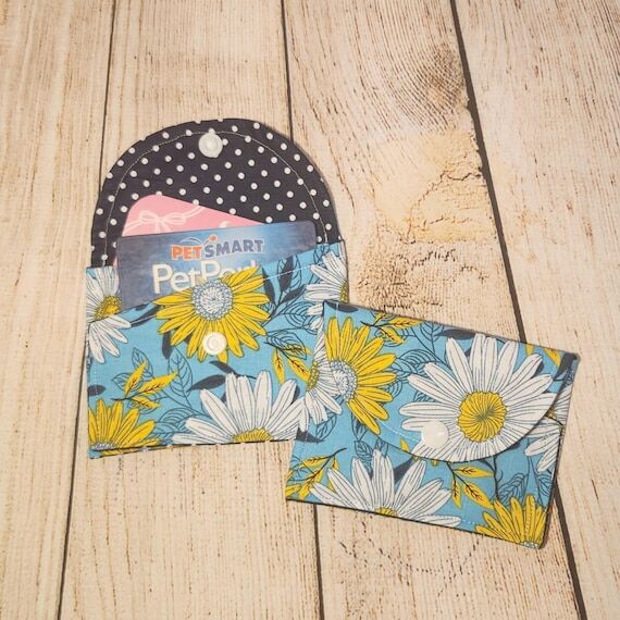 Daisy Print Fabric Card Holder: Handmade Cott...