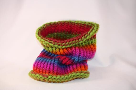 Ladies' Knitted Neck warmer....