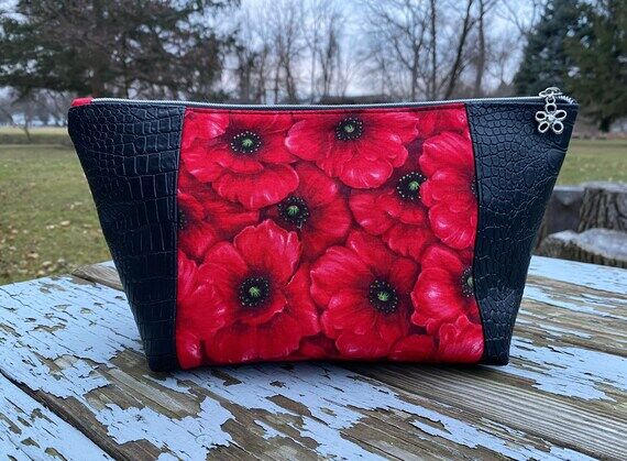 Poppy Floral Peek-a-Boo Beauty Bag, Croc Viny...