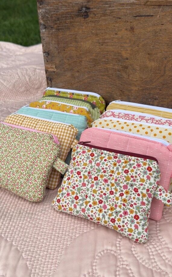 Handmade Quilted Mini Wallet | Floral Coin Pu...