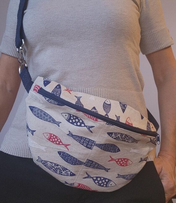 Adjustable fish design shoulder bag with blue...