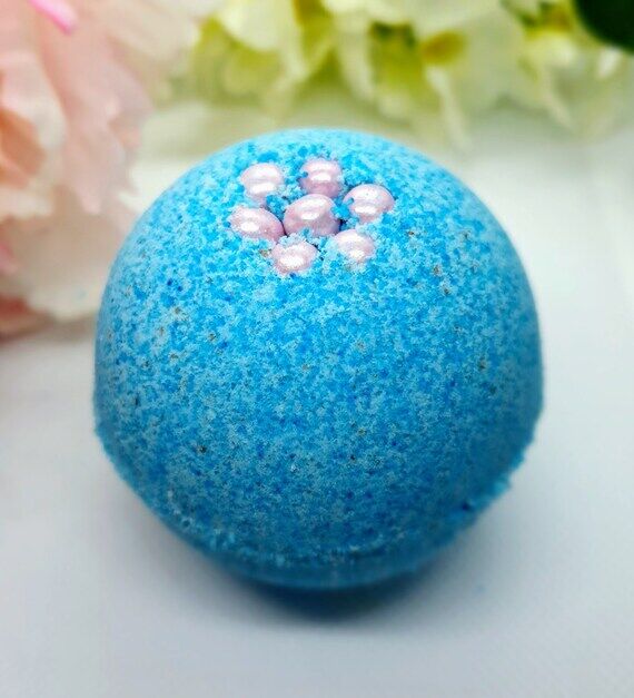 Diamonds bath bomb...