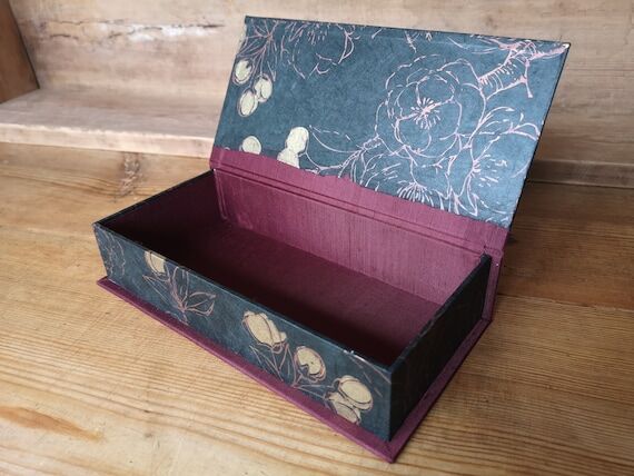 Pencil box - "Beauty of the Night"...