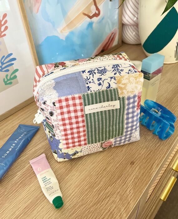 Colorful Picnic Quilted Makeup Bag / cute tre...
