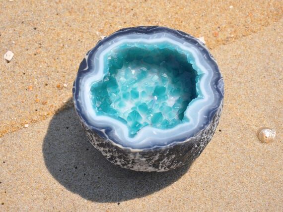 Aquamarine Handmade Crystal Geode Candle - Fr...