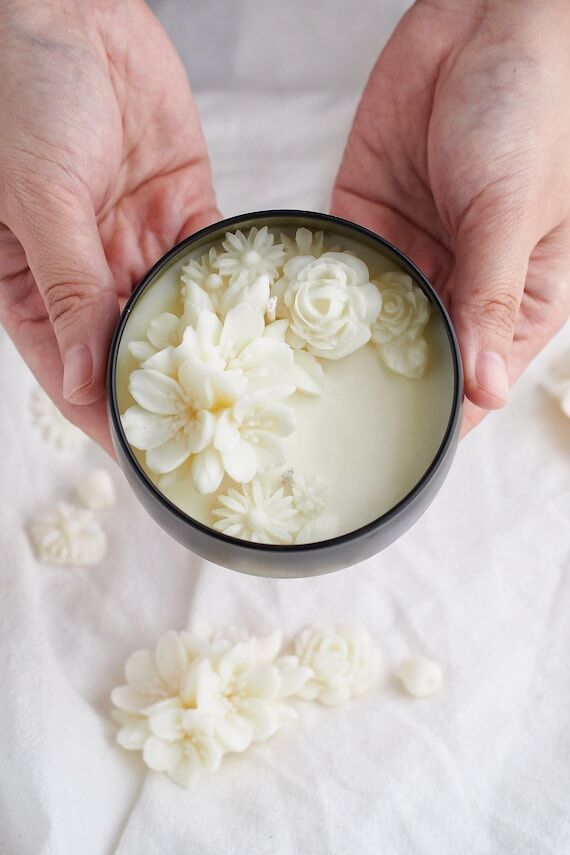 TIMID BLOOM Flower Candle, Handmade 2 Wicks S...
