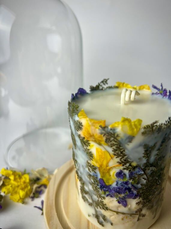 Candera Candles Meadowlight Botanical Soy Can...