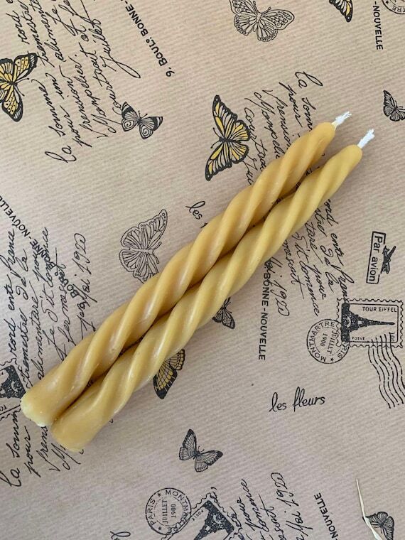 Handmade Beeswax Candles (Set of 2): Eco-Frie...