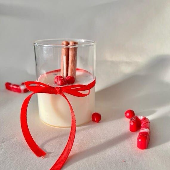Festive Cinnamon & Berries Candle – Handmad...