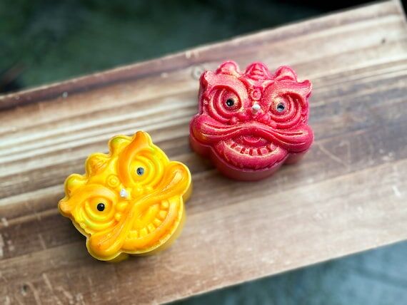 Chinese Lion Dance Candle Set - Festive Duo f...