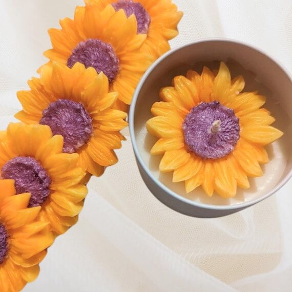 Sunflower candle floral scent for every occas...