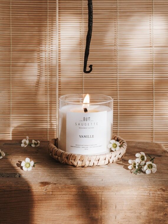 Vanilla - Handcrafted scented candle made wit...
