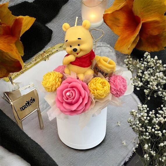 Winnie the Pooh Candle Centerpiece | Baby Sho...